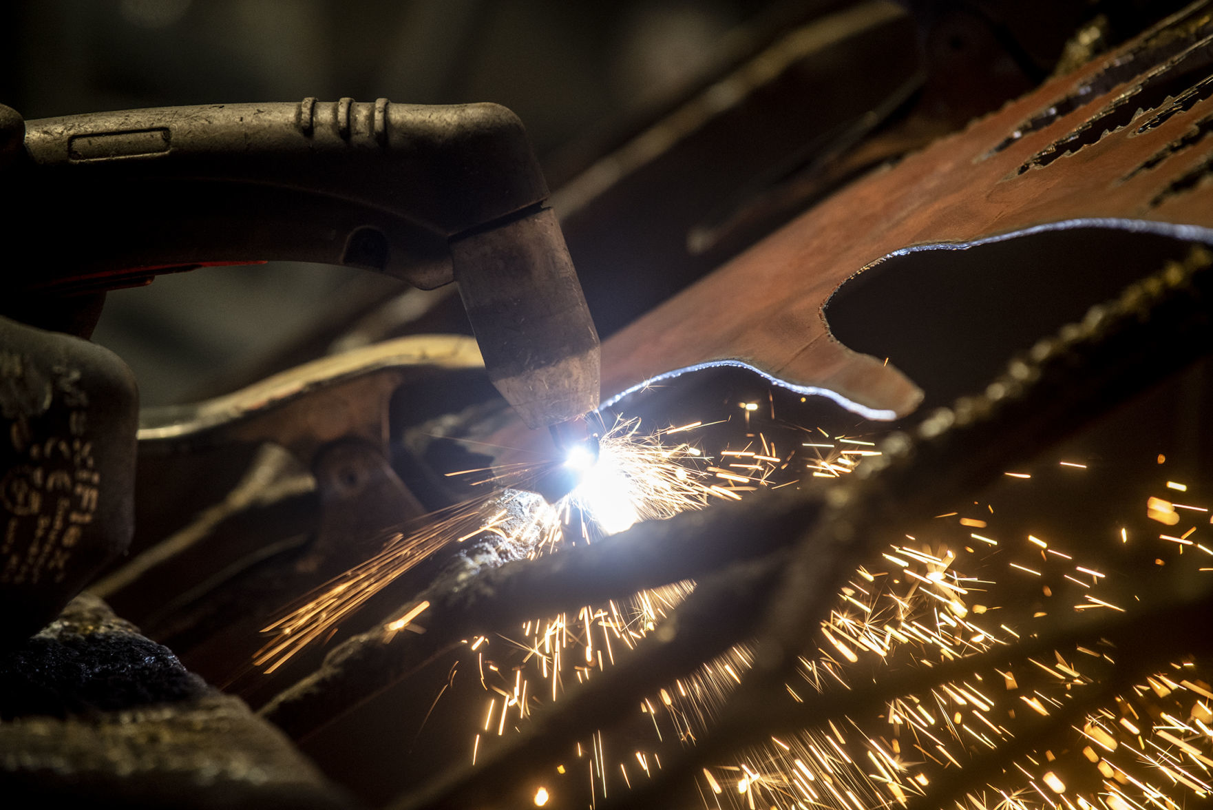 Plasma cutter shapes the river